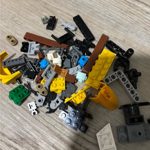 LEGO Assorted - Picture 7 of 7